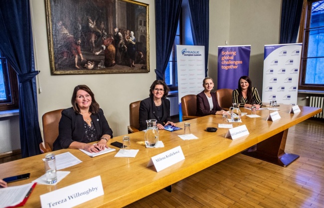 From left: Milena Králíčková, Rector of the Charles University; H.E. Gabriella Sancisi, Ambassador of the Kingdom of the Netherlands to Slovakia; Monika Ladmanová, Head of the Representation of the European Commission in the Czech Republic and Andrea Ferjenčíková, Director of the Czech branch of the EIB
