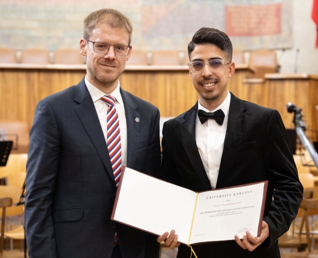 Prorektor UK Ladislav Krištoufek a Youssif A Youssif Budagaga (zleva).