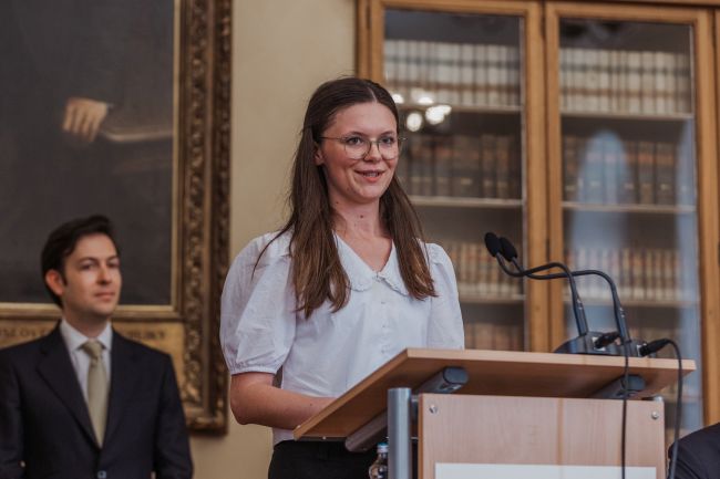 Vítězkou 30. ročníku Iberoamerické ceny se stala studentka FF UK Ludmila Slavická.