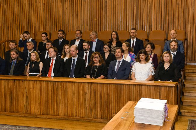 Nově jmenovaní docenti a docentky.