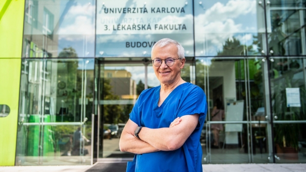 Děkan Petr Widimský změnil fakultu i léčbu infarktu