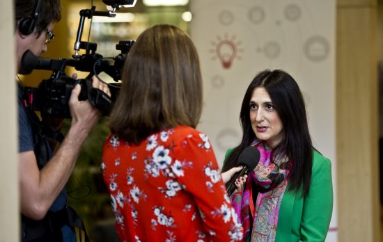 Dr. Amanda Zeffmann, the head of Consultancy Services at Cambridge University (right). Photo: Vladimír Šigut.