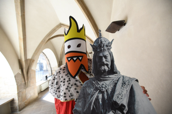 Opráski's Zmikund chums around with Charles IV.   Photo: René Volfík